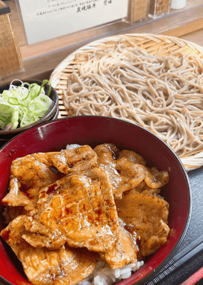 恵庭,豚丼,おすすめ,特徴,口コミ,評判,ミシュラン,炭焼豚丼空海,島松