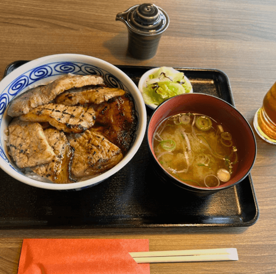 恵庭,豚丼,口コミ,評判,炭火焼豚丼,七凛茶屋坊ず