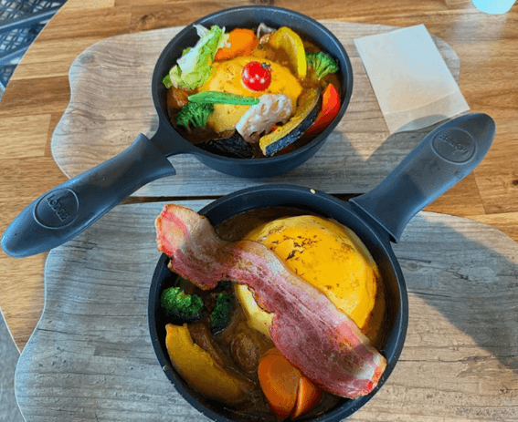 恵庭,スープカレー,高評価,口コミ,ランチ,テイクアウト,道の駅,スキレットカレーこな雪とんとん,雪とんとん